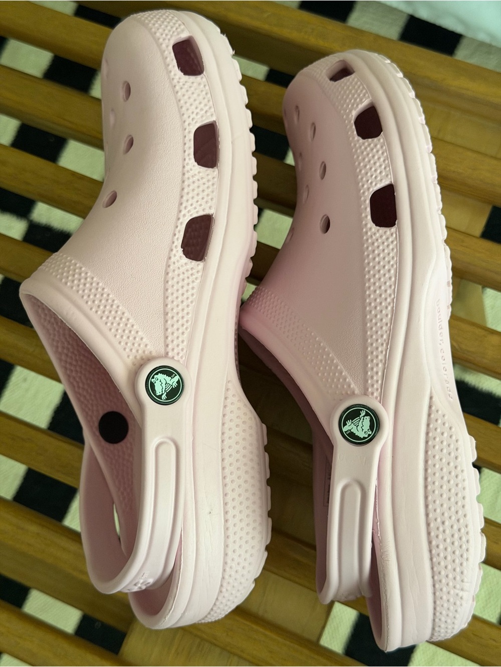 Pink Crocs size 10W/8M - Picture 6 of 8